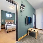 Mia Mia Suites